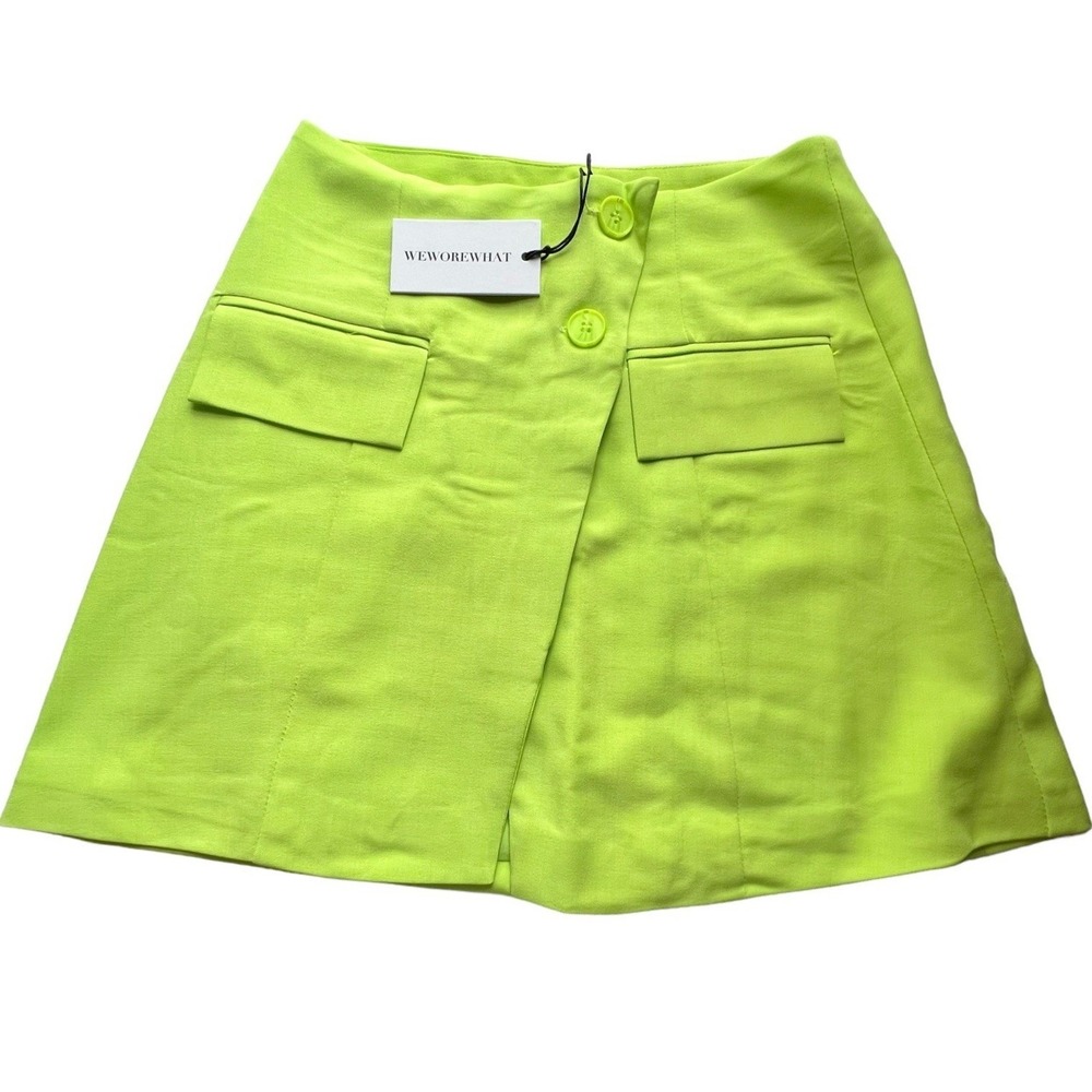 WEWOREWHAT Women Mini Skirt Size XS Sharp Green Crepe Travel Fun‎ Spring Stretch